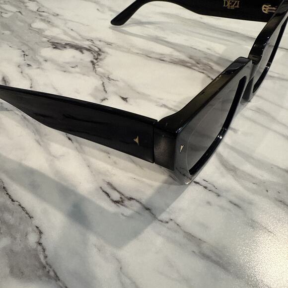 Dezi Switch Black Rectangle Sunglasses 55-19-145 - Picture 2 of 7